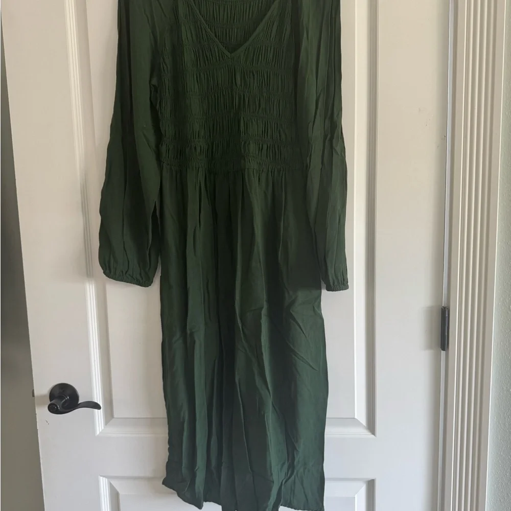 Ava & Viv Green Maxi Dress with Bishop Sleeves - Picture 2 of 3